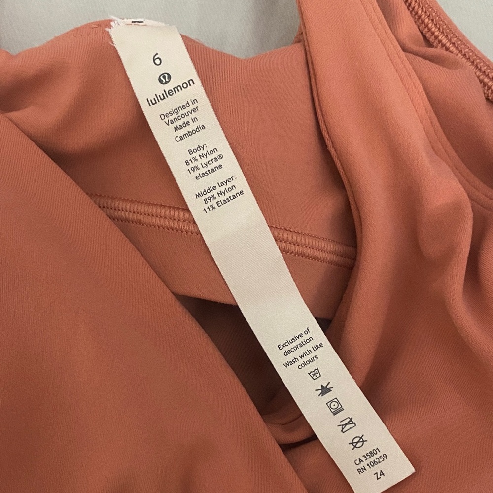 Lululemon size 6 - Picture 3 of 3